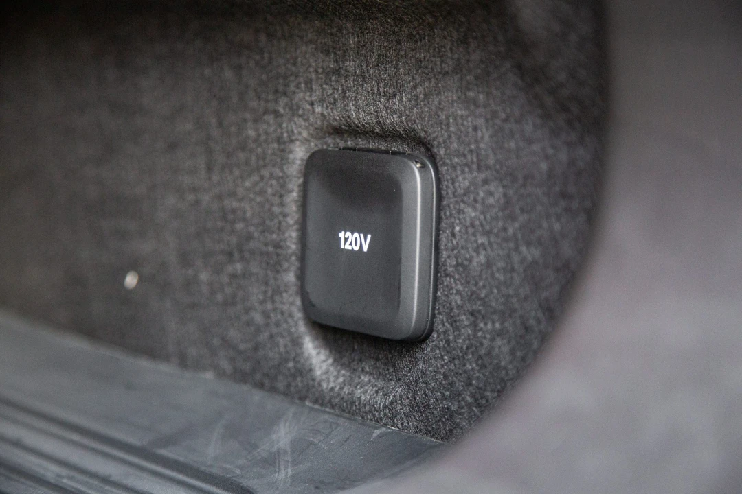 2022 Rivian R1T - Image 26 of 31