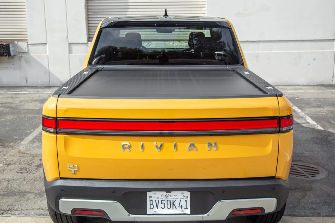2022 Rivian R1T - Image 15 of 31