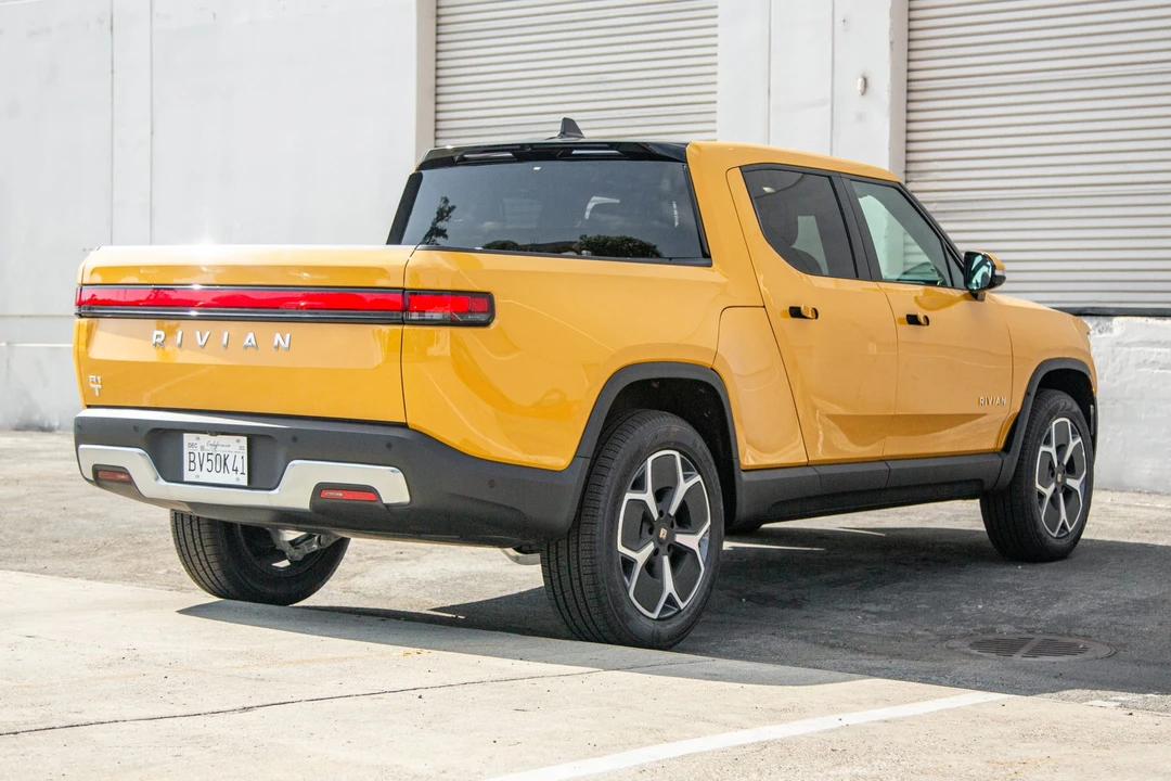 2022 Rivian R1T - Image 6 of 31