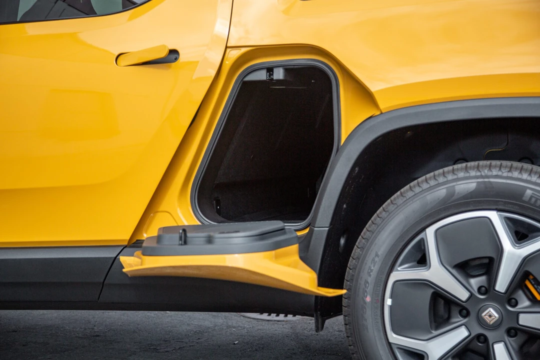 2022 Rivian R1T - Image 20 of 31
