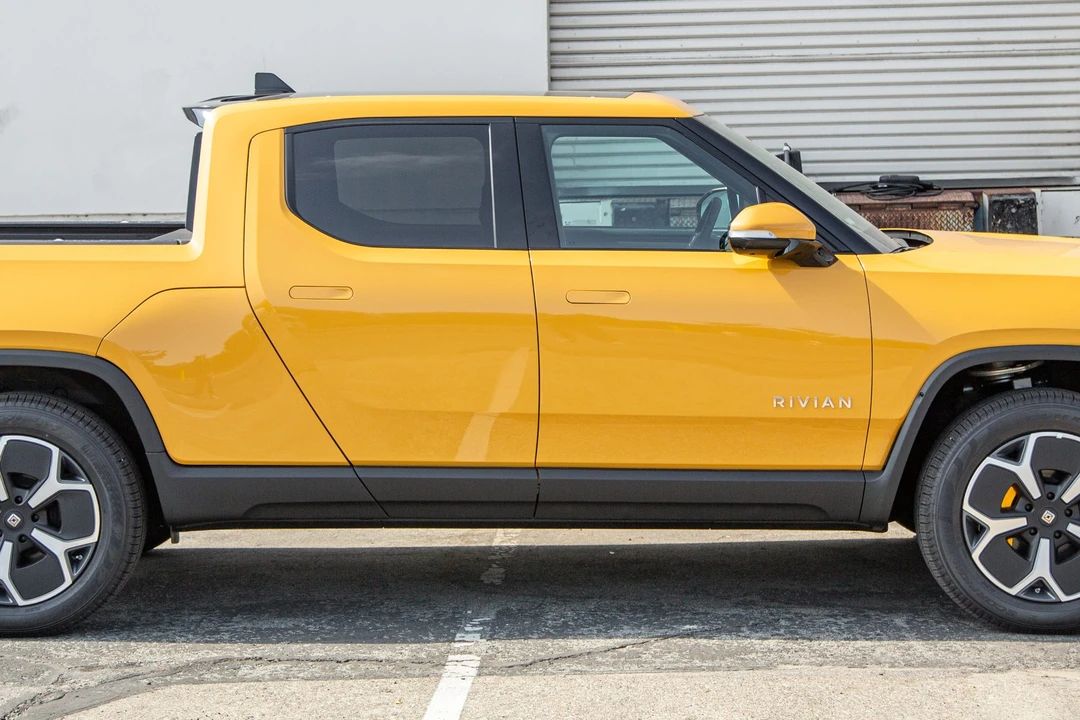 2022 Rivian R1T - Image 19 of 31