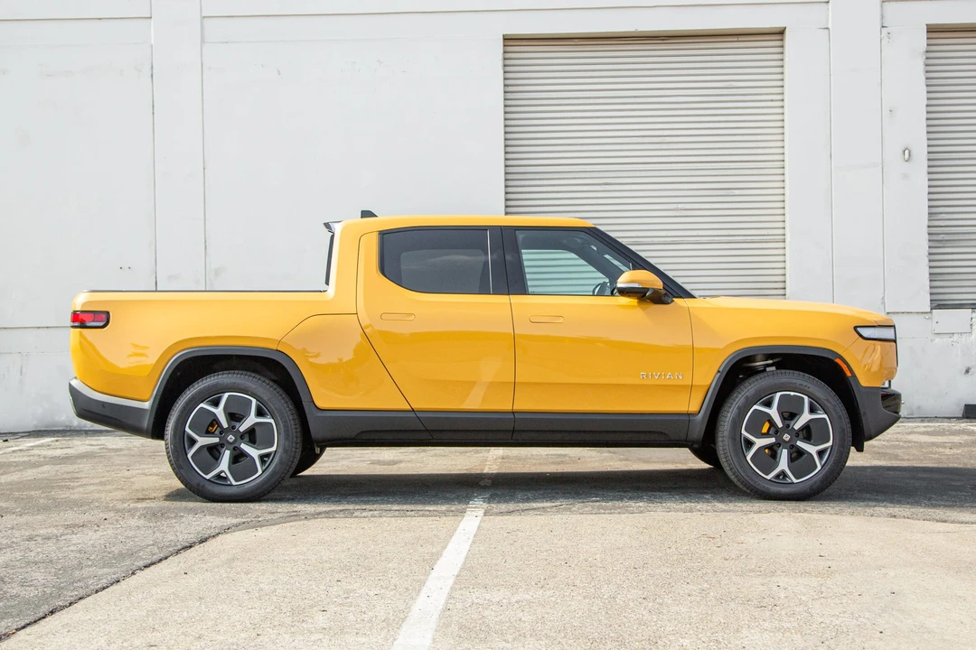 2022 Rivian R1T - Image 5 of 31