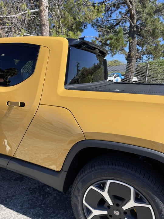 2022 Rivian R1T - Image 13 of 31