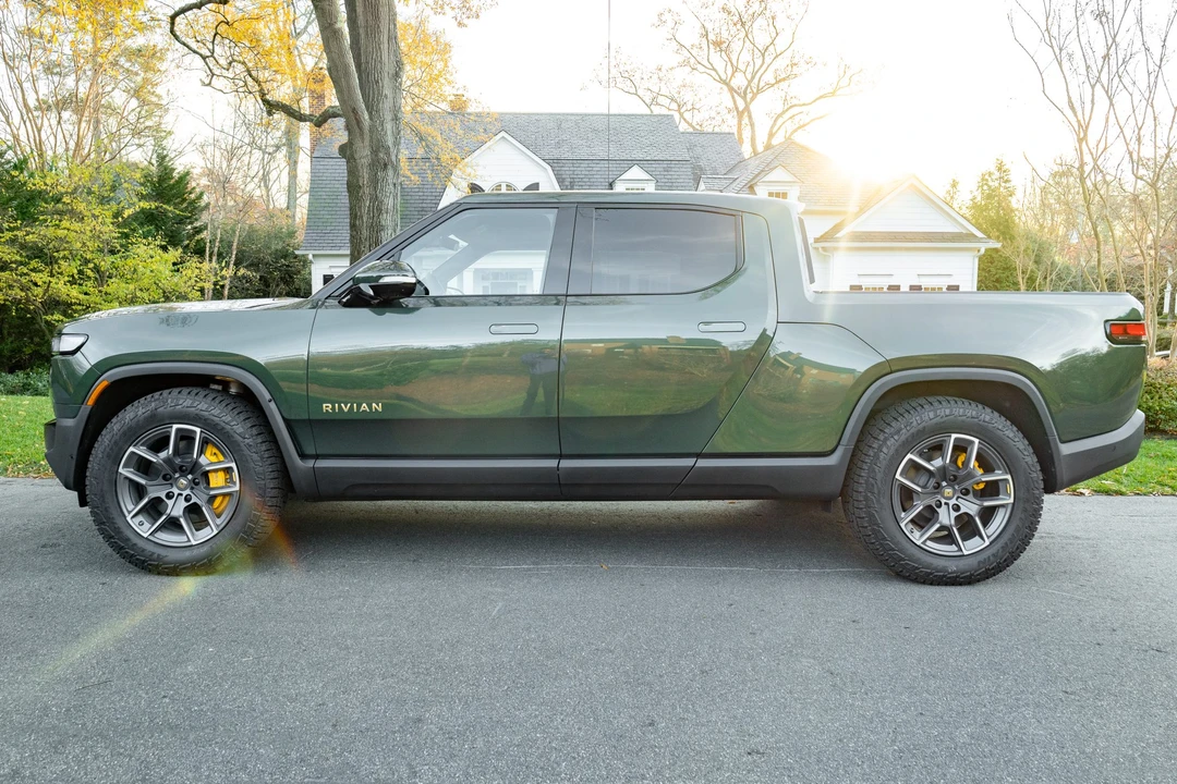 2022 Rivian R1T - Image 9 of 31