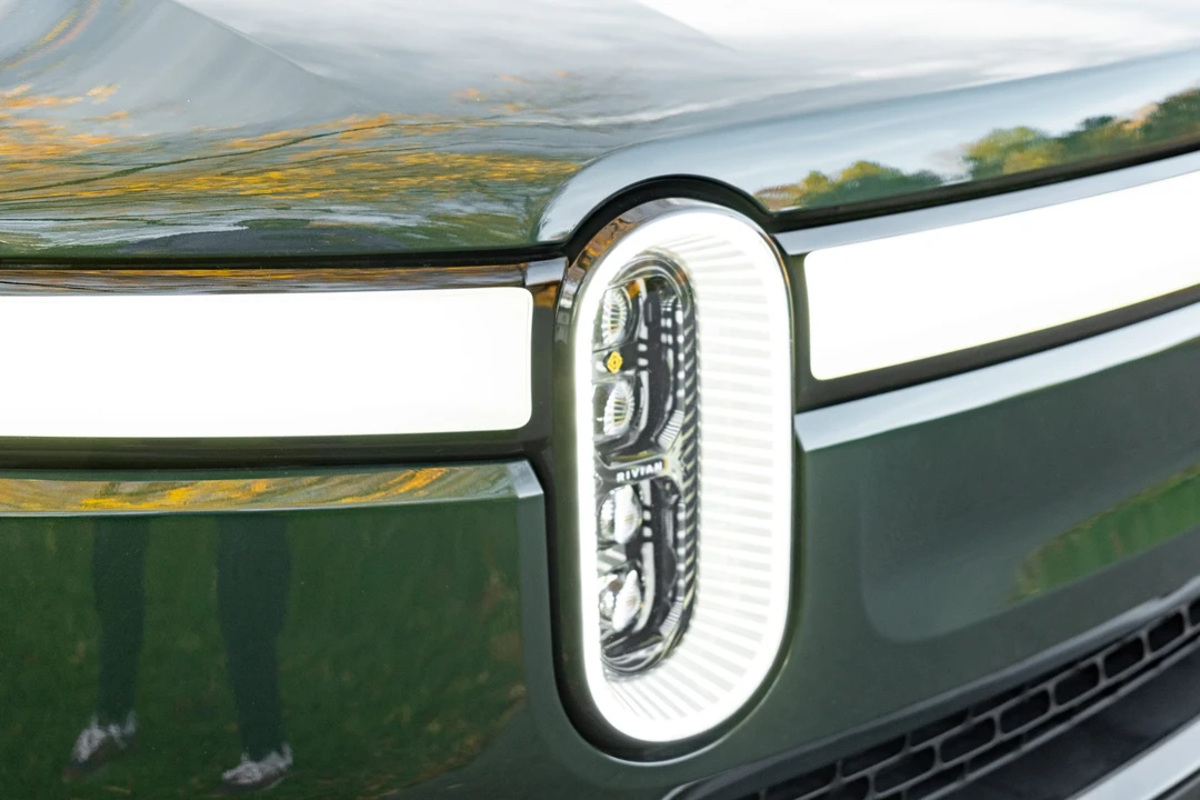 2022 Rivian R1T - Image 10 of 31