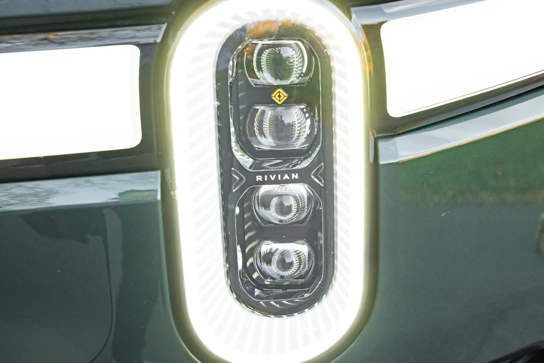 2022 Rivian R1T - Image 11 of 31