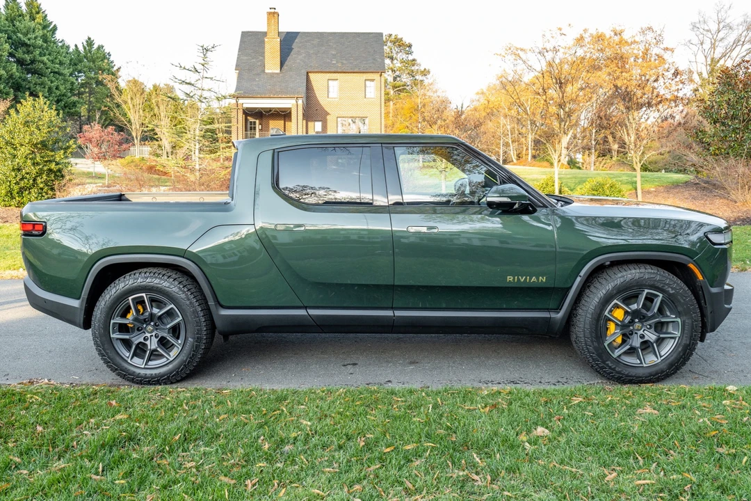 2022 Rivian R1T - Image 5 of 31
