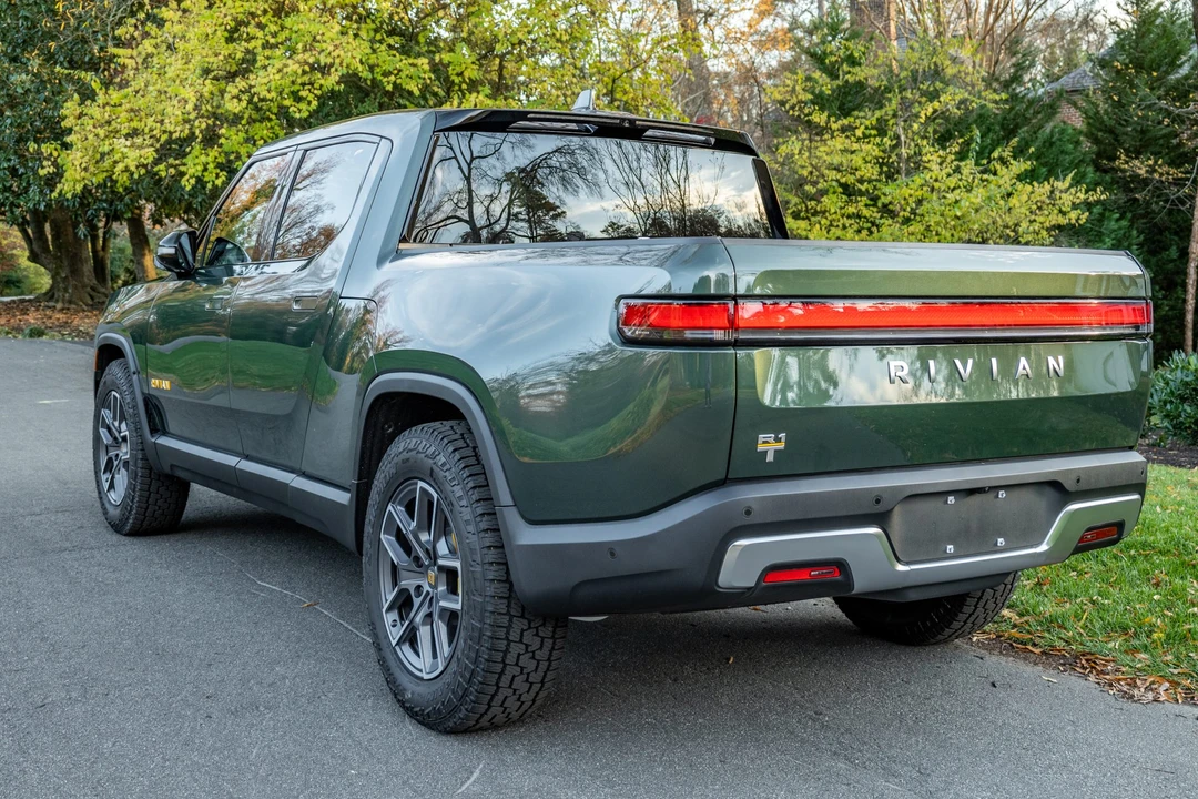 2022 Rivian R1T - Image 8 of 31