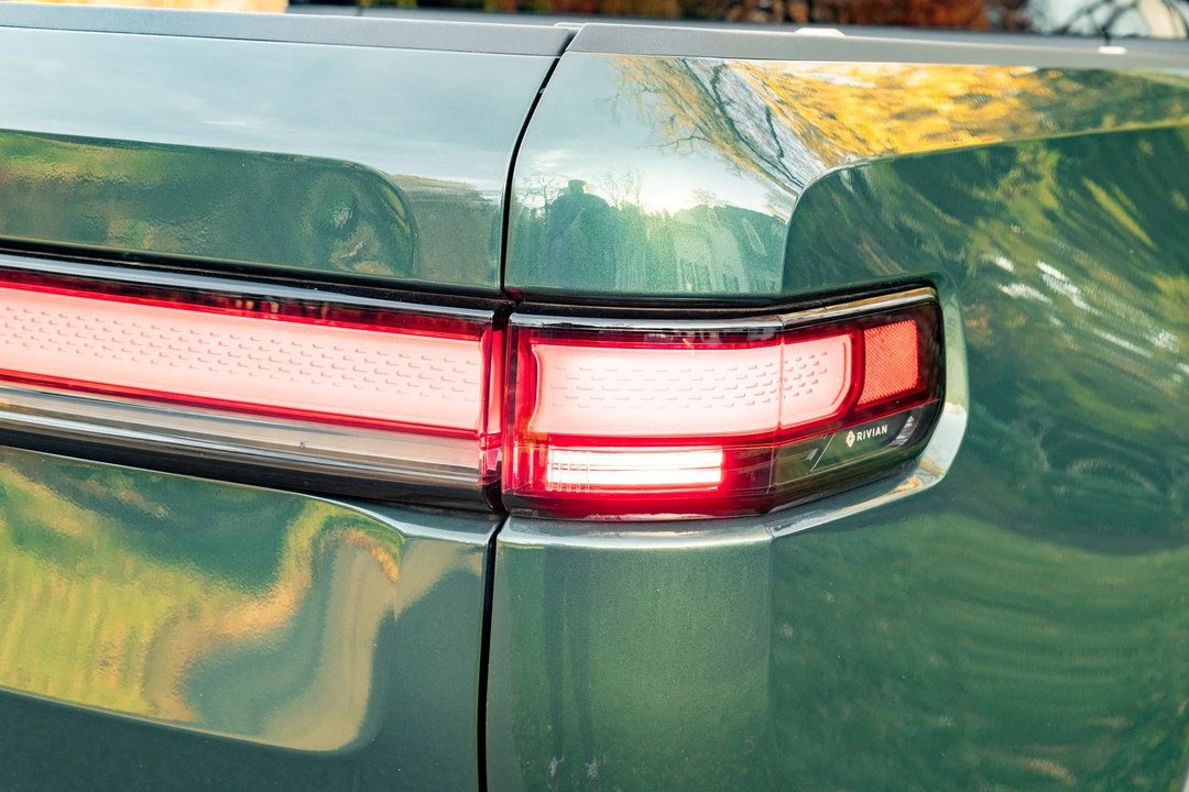 2022 Rivian R1T - Image 12 of 31