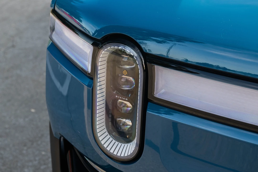 2022 Rivian R1T - Image 11 of 31
