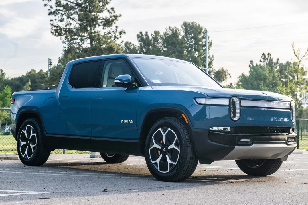 2022 Rivian R1T - Image 8 of 31