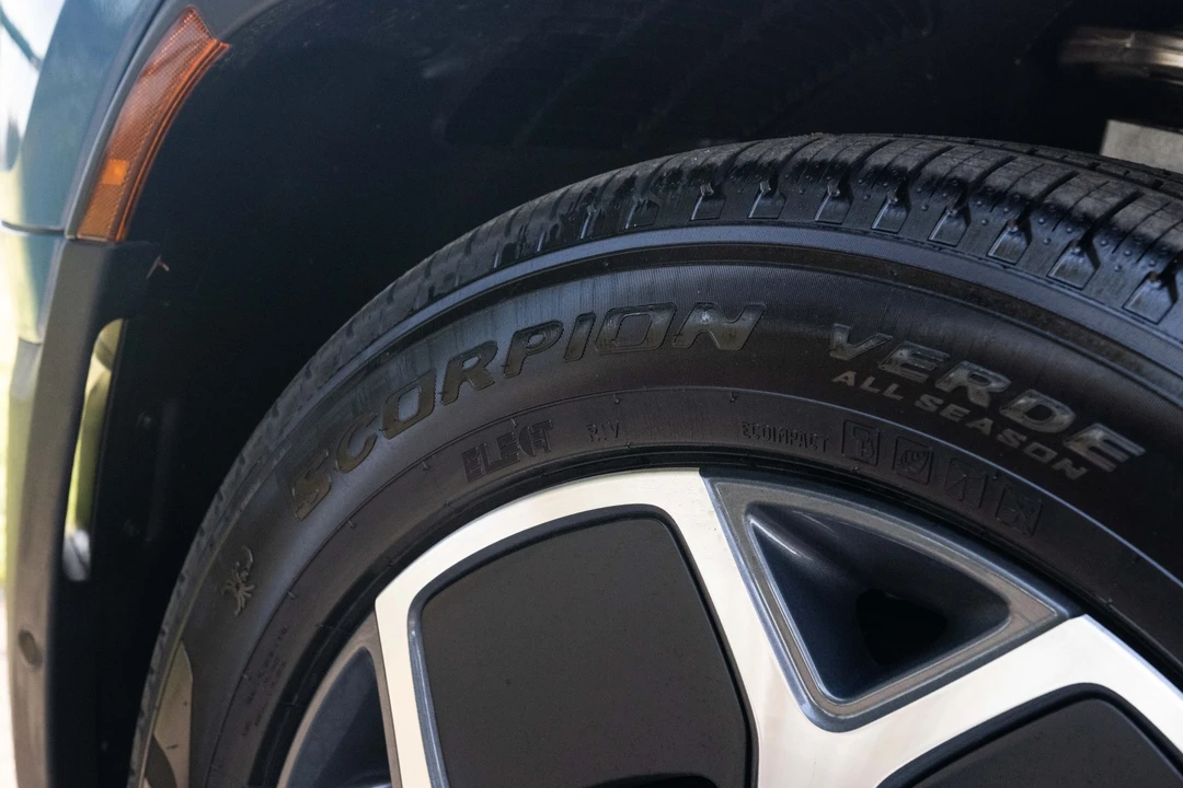 2022 Rivian R1T - Image 17 of 31
