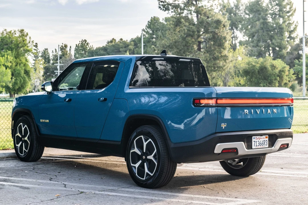 2022 Rivian R1T - Image 3 of 31