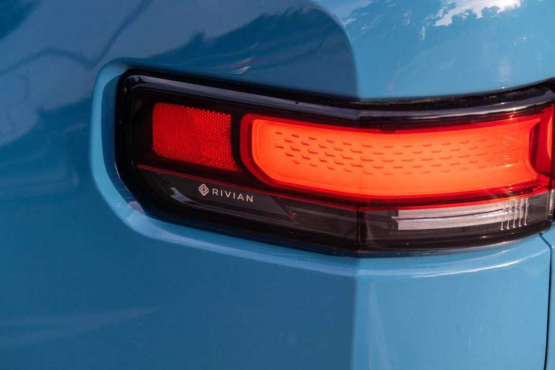 2022 Rivian R1T - Image 28 of 31