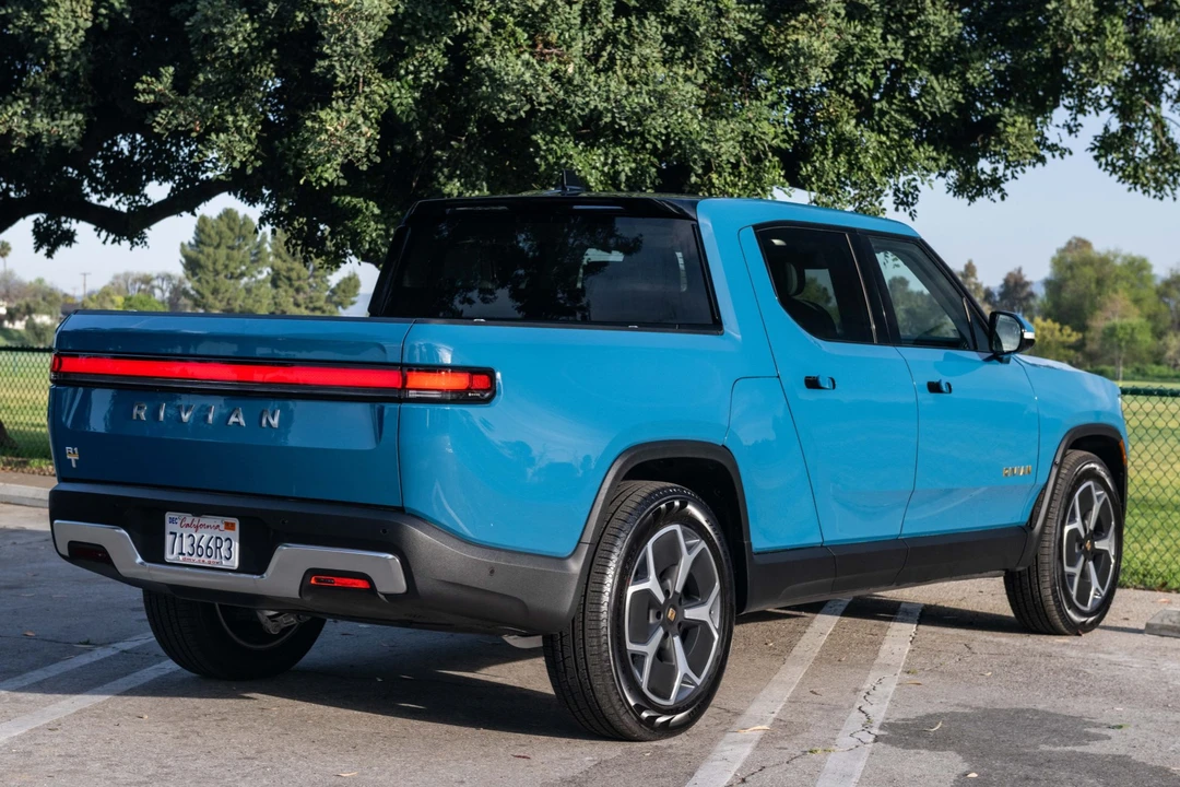2022 Rivian R1T - Image 6 of 31