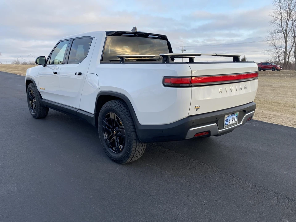 2022 Rivian R1T - Image 10 of 31