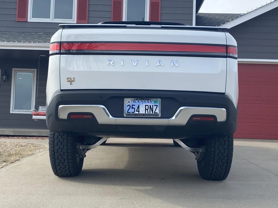 2022 Rivian R1T - Image 30 of 31
