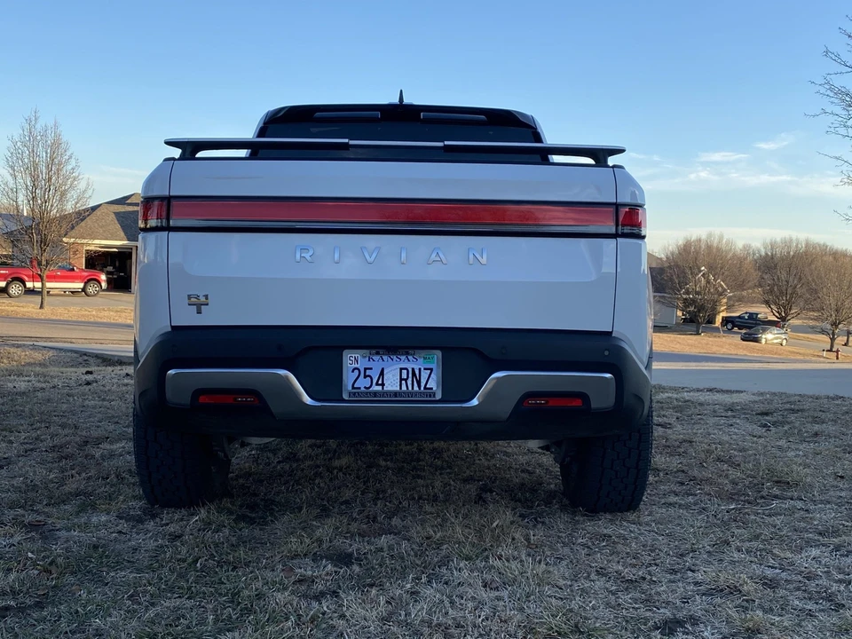 2022 Rivian R1T - Image 12 of 31