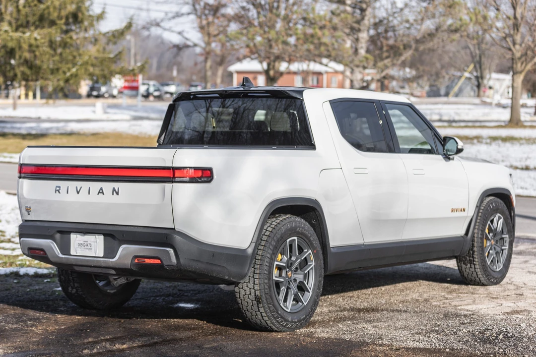 2022 Rivian R1T - Image 6 of 31