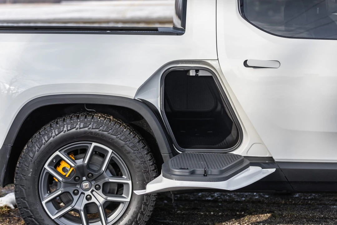 2022 Rivian R1T - Image 11 of 31