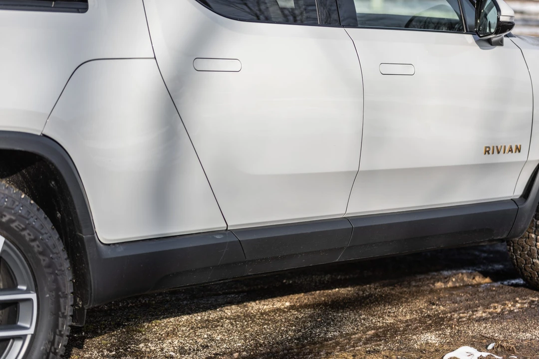 2022 Rivian R1T - Image 10 of 31