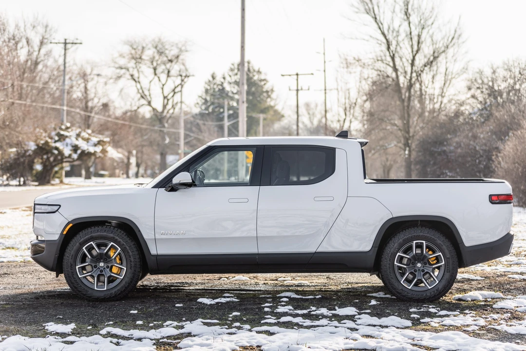 2022 Rivian R1T - Image 3 of 31