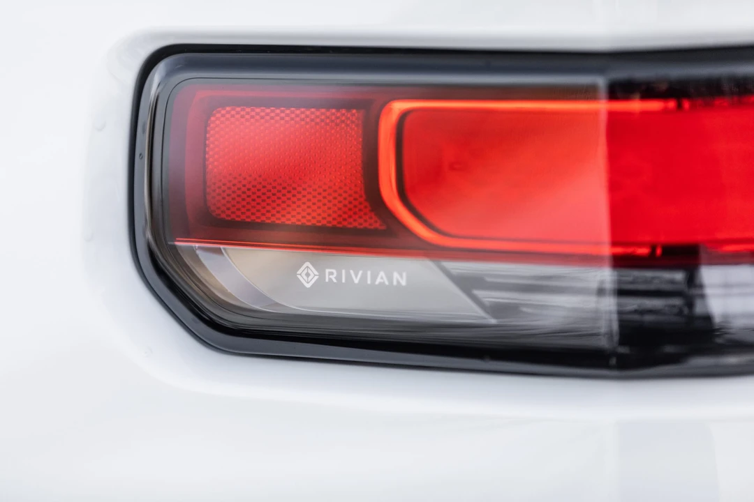 2022 Rivian R1T - Image 28 of 31