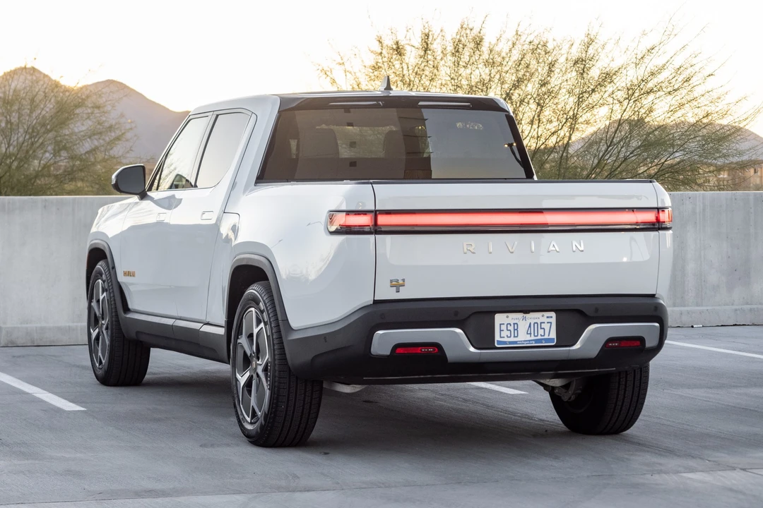 2022 Rivian R1T - Image 4 of 31
