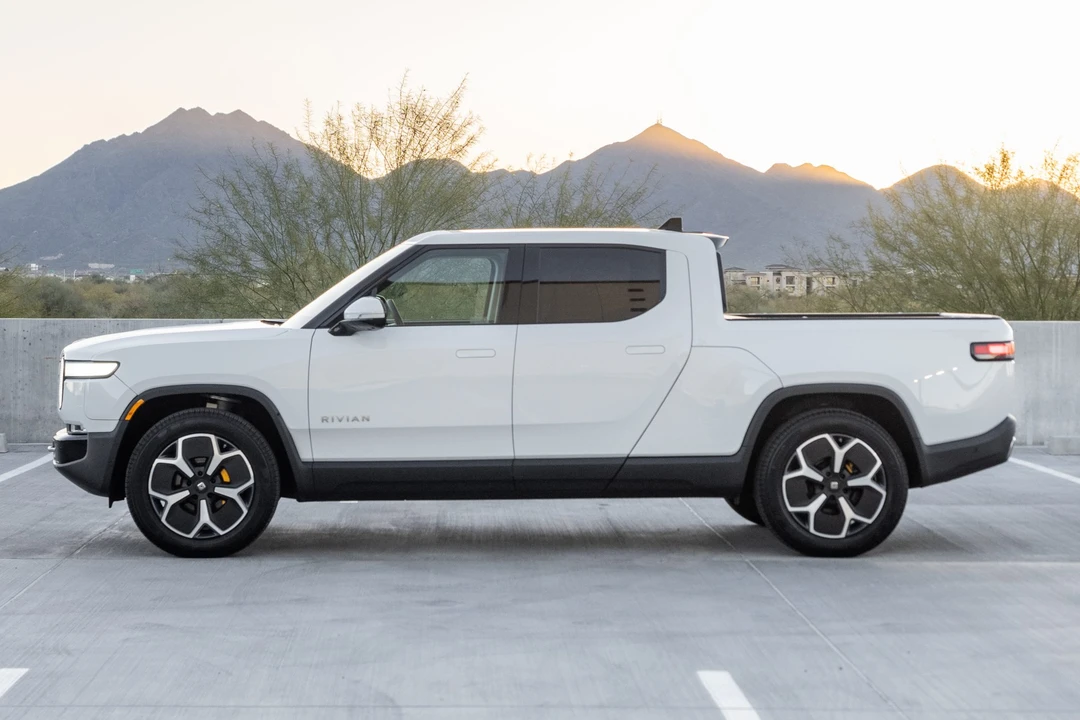 2022 Rivian R1T - Image 3 of 31