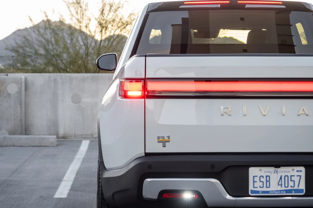 2022 Rivian R1T - Image 19 of 31