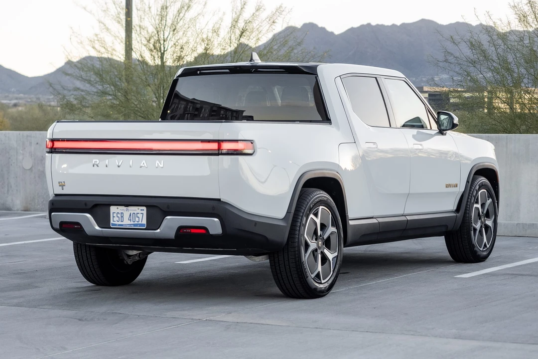 2022 Rivian R1T - Image 6 of 31