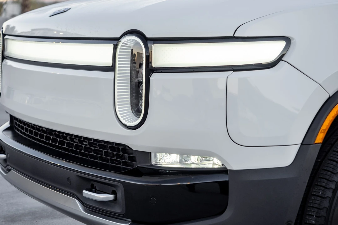 2022 Rivian R1T - Image 12 of 31