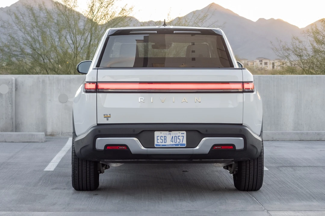 2022 Rivian R1T - Image 5 of 31