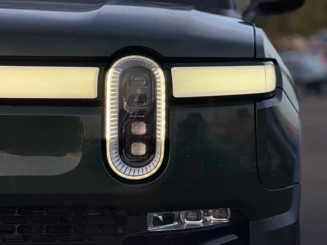 2022 Rivian R1T - Image 6 of 21