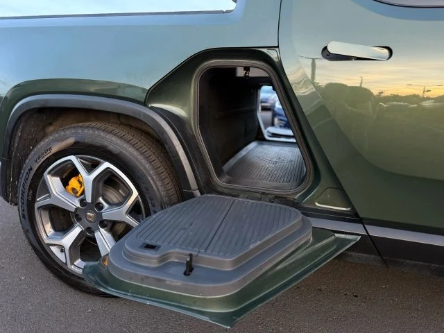 2022 Rivian R1T - Image 17 of 21