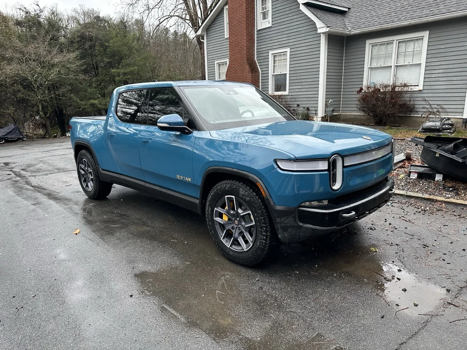 2022 Rivian R1T - Image 3 of 21