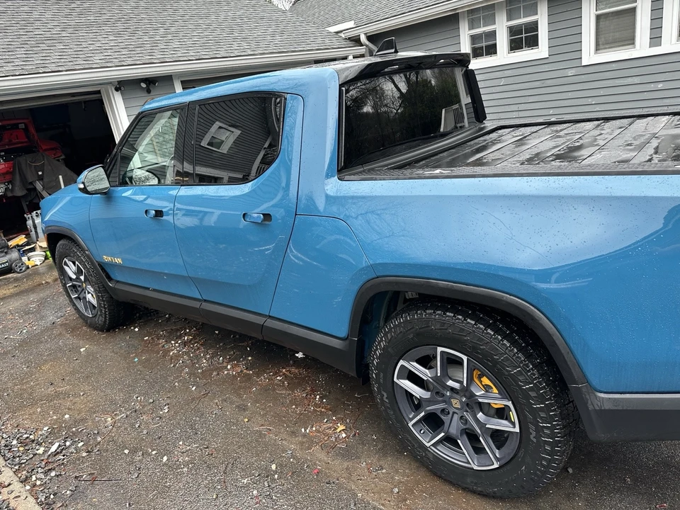 2022 Rivian R1T - Image 4 of 21