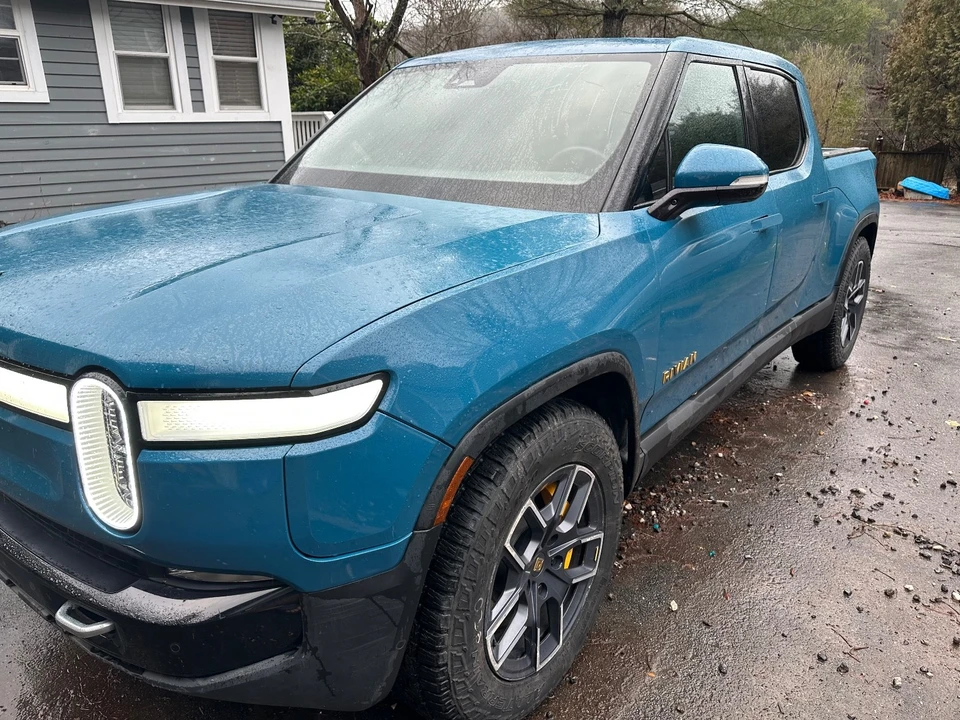 2022 Rivian R1T - Image 20 of 21