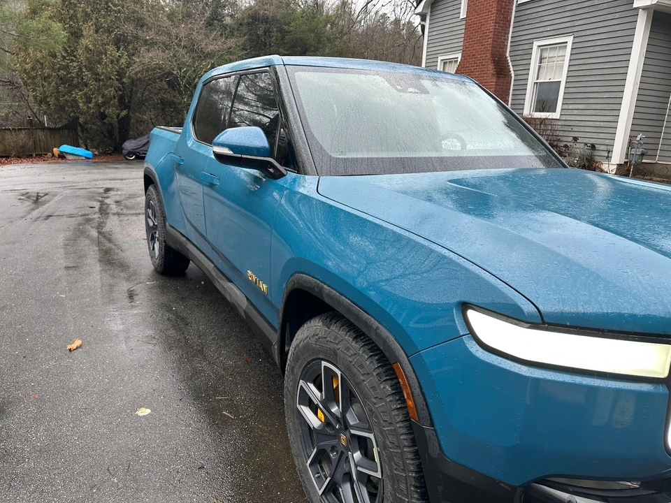 2022 Rivian R1T - Image 15 of 21