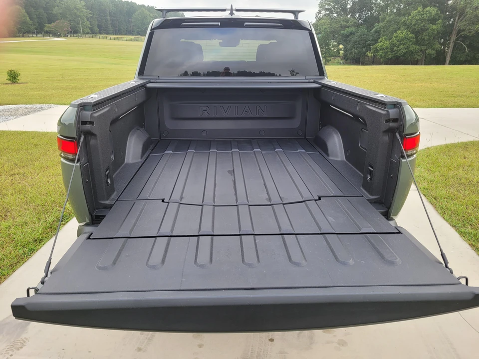 2022 Rivian R1T - Image 26 of 31