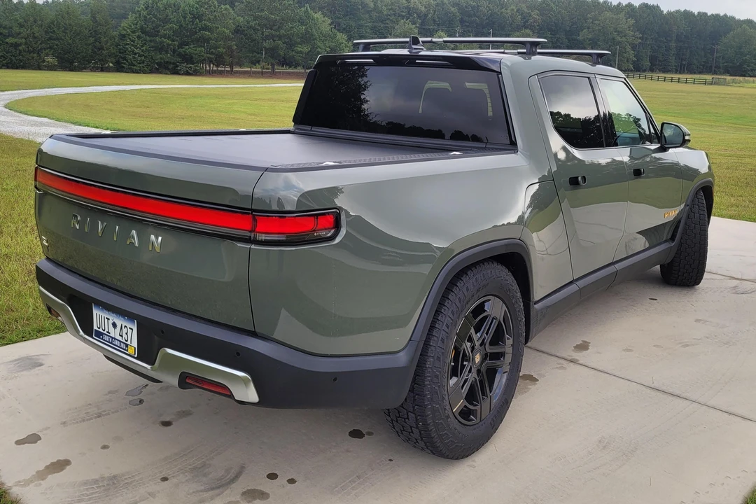 2022 Rivian R1T - Image 4 of 31