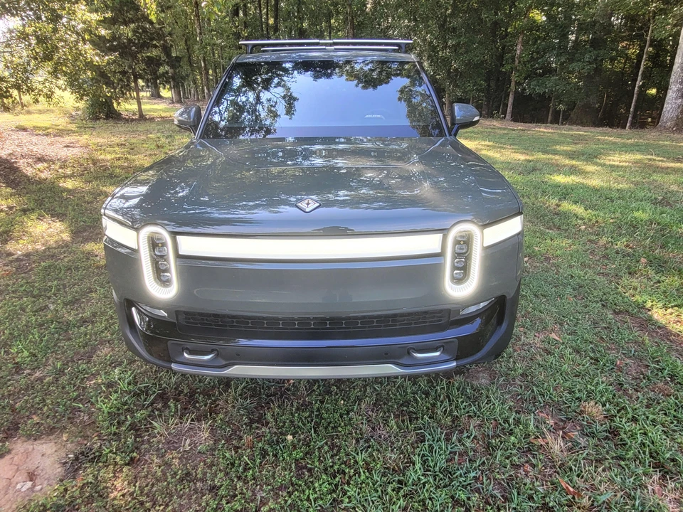 2022 Rivian R1T - Image 7 of 31