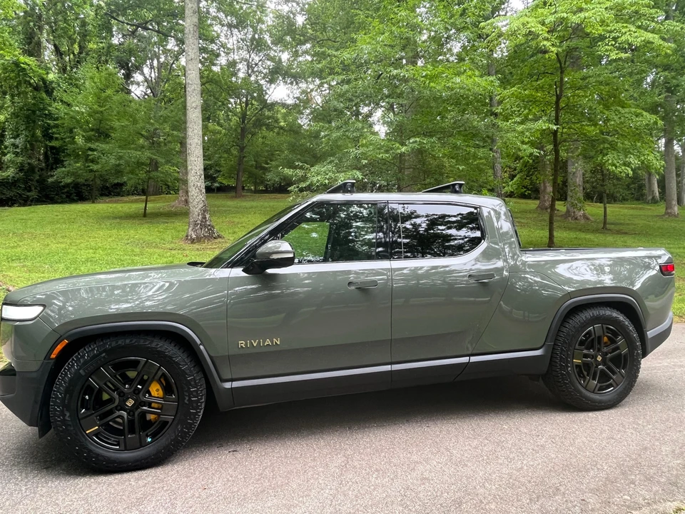 2022 Rivian R1T - Image 8 of 31