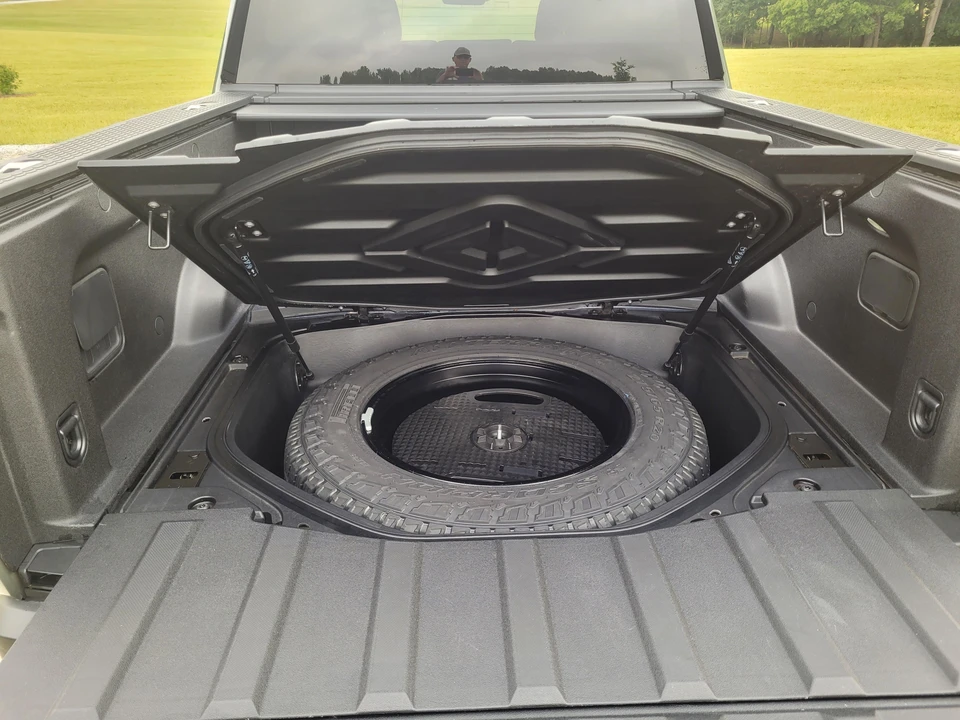 2022 Rivian R1T - Image 27 of 31