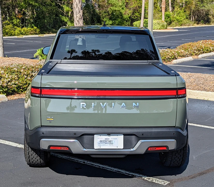 2022 Rivian R1T - Image 12 of 31