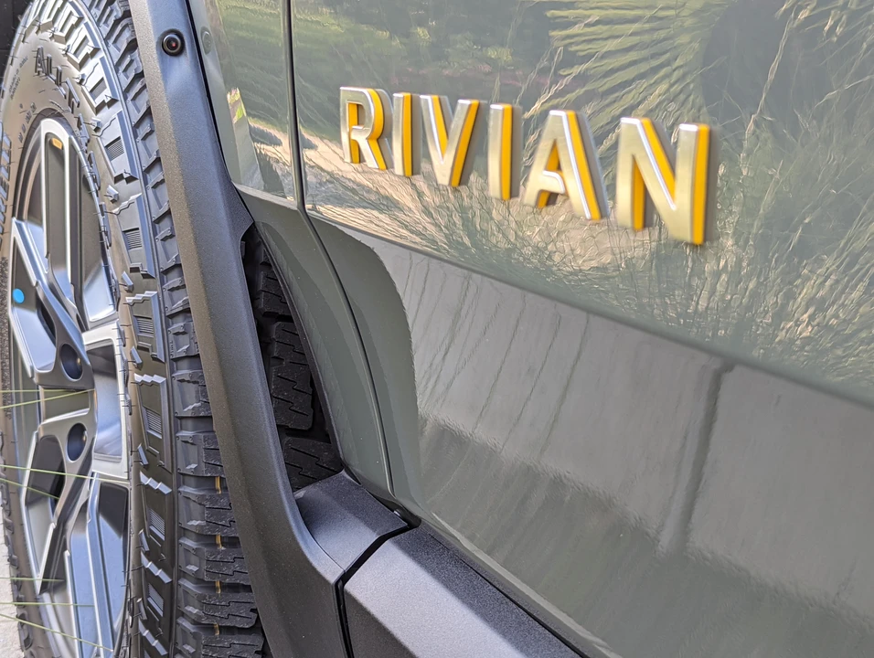 2022 Rivian R1T - Image 29 of 31