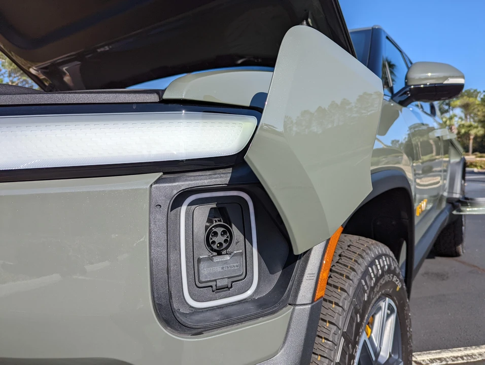 2022 Rivian R1T - Image 27 of 31