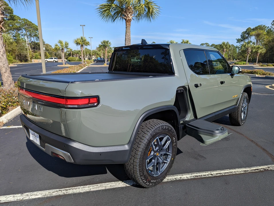 2022 Rivian R1T - Image 15 of 31