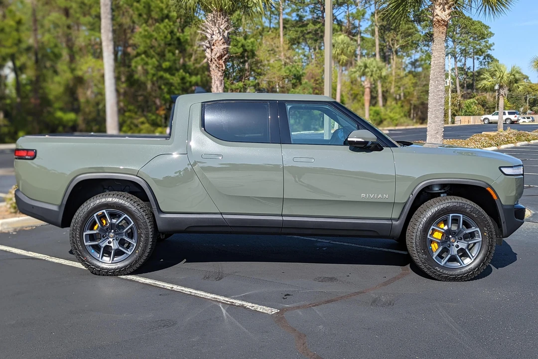2022 Rivian R1T - Image 3 of 31