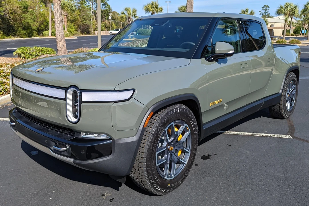 2022 Rivian R1T - Image 2 of 31